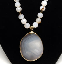 Load image into Gallery viewer, Natural Agate Pendant